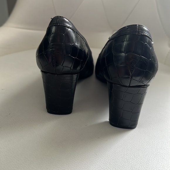 Vaneli black crocodile pumps - Picture 3 of 5